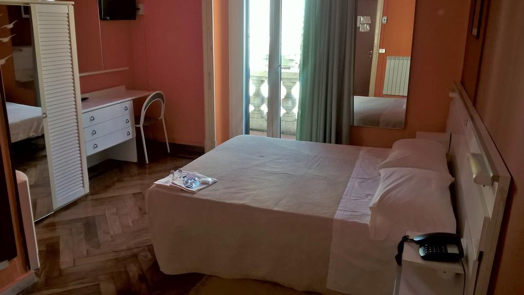Hotel Del Sole Милано Екстериор снимка