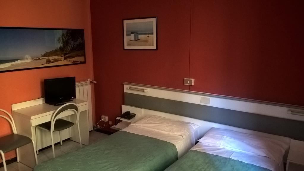 Hotel Del Sole Милано Стая снимка