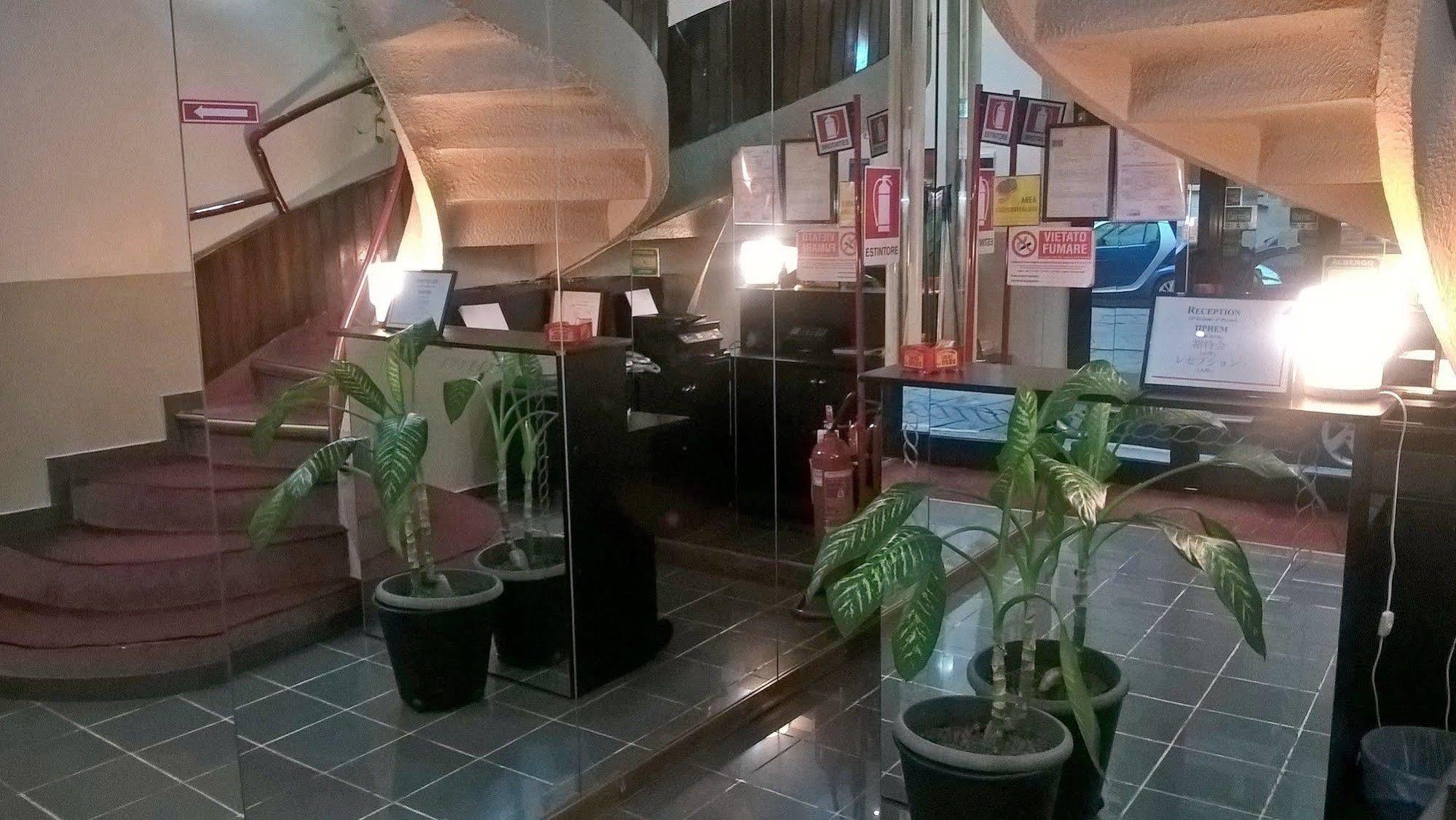 Hotel Del Sole Милано Екстериор снимка