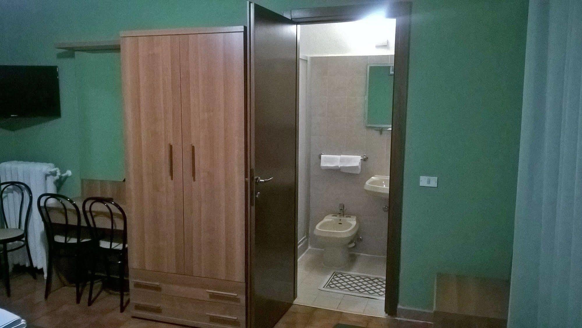 Hotel Del Sole Милано Екстериор снимка